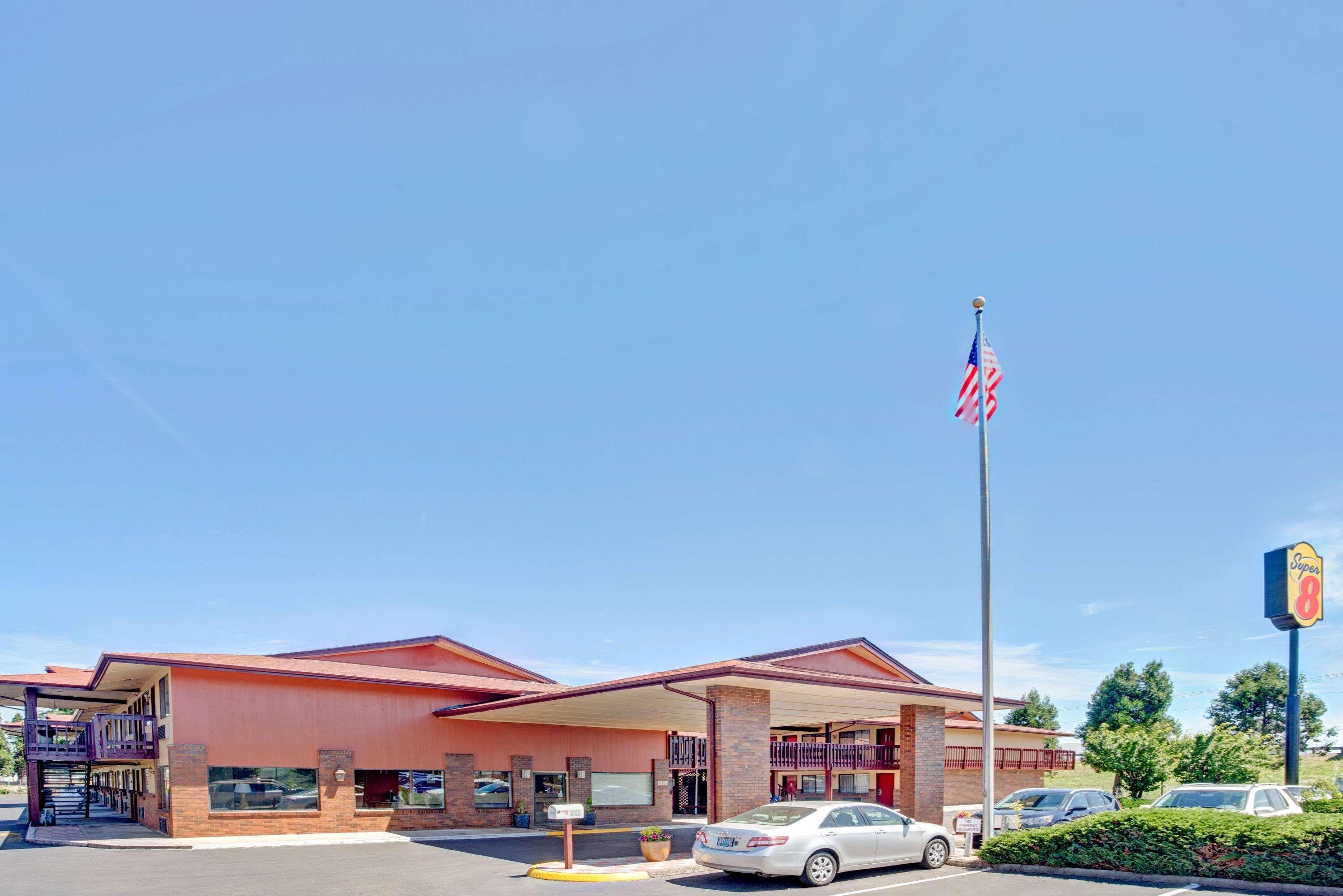 Super 8 By Wyndham Albany Motel Exterior foto